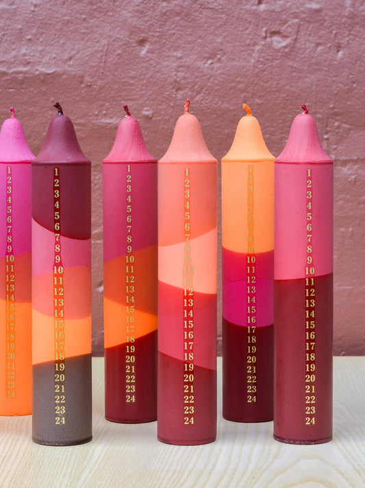 Adventskerze, Weihnachtskalender, Mischung aus Orange & Rot
